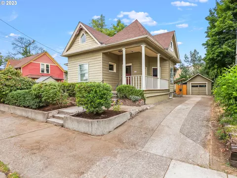 1525 SE Tacoma St, Portland, OR 97202