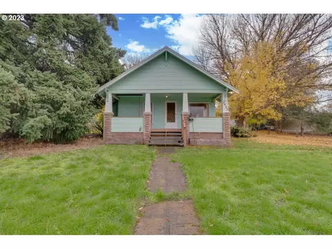 2432 E 14th St, The Dalles, OR 97058