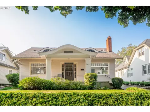 3914 NE Laurelhurst Pl, Portland, OR 97232