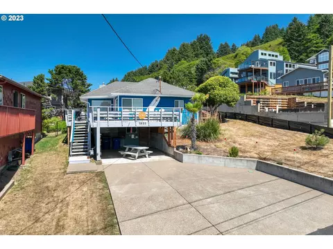 1925 NE 69th St, Lincoln City, OR 97367