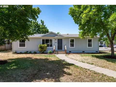 2518 Rosebay St, Eugene, OR 97402
