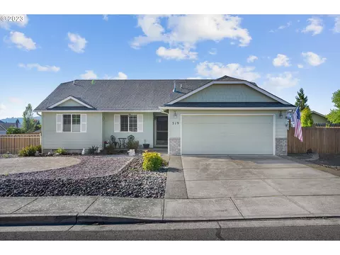 519 NW Heath St, Dallas, OR 97338