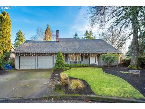 558 NE Joanne Cir, Hillsboro, OR 97124