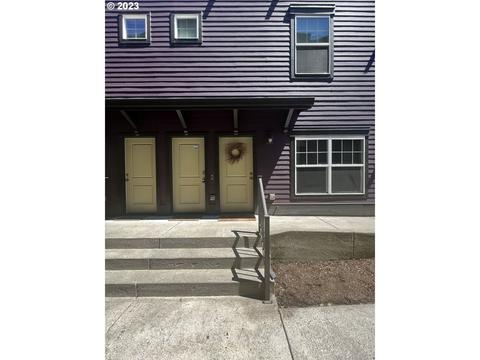 11185 SE Causey Cir, Happy Valley, OR 97086