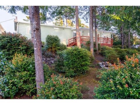 35595 Clipper Ct, Nehalem, OR 97131