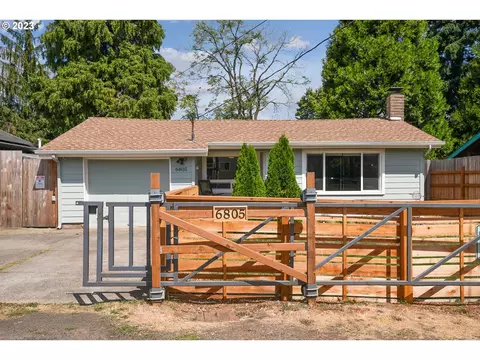 6805 SE Clatsop St, Portland, OR 97206