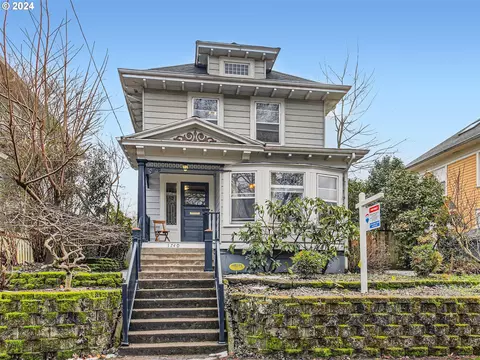 1740 SE Taylor St, Portland, OR 97214