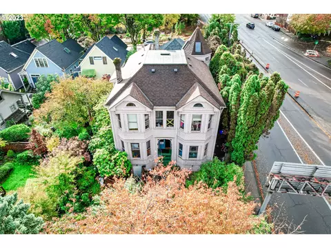 17 S Gibbs St, Portland, OR 97239