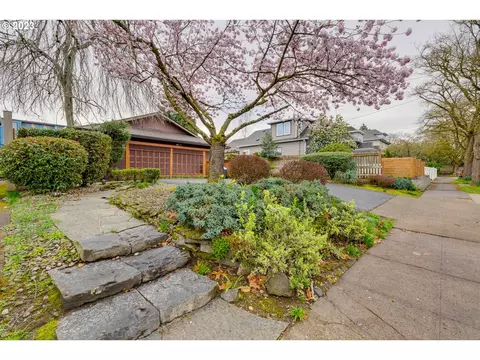 33023304 SE 15th Ave, Portland, OR 97202