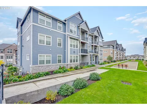 17149 SW Snowdale St #101, Beaverton, OR 97007