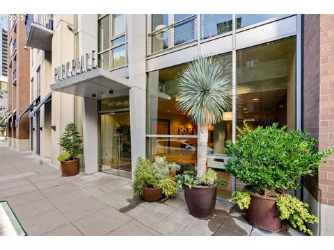 922 NW 11th Ave #705, Portland, OR 97209