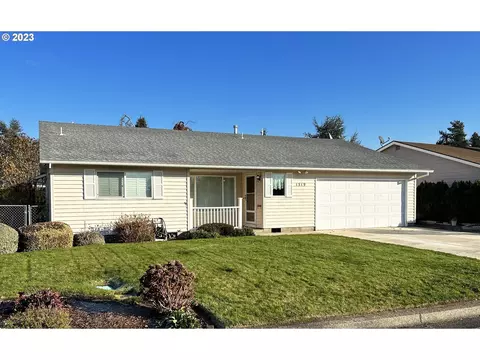 1319 Mulberry Dr, Woodburn, OR 97071