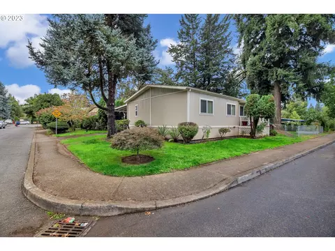 3526 Hawthorn Cir, Woodburn, OR 97071