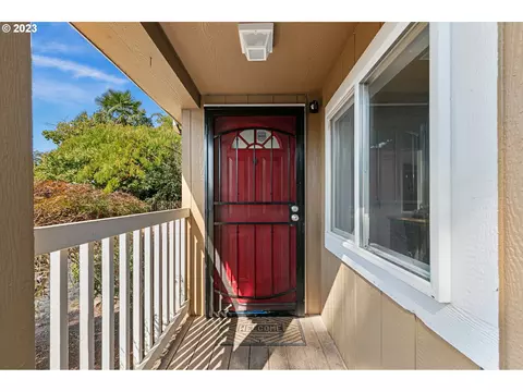 1277 Taney St, Eugene, OR 97402