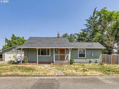 886 S Alpine St, Cornelius, OR 97113