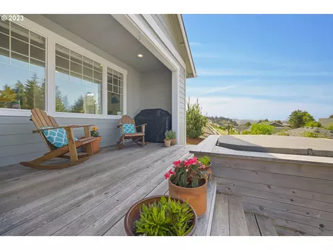 4163 SE Jetty Ave, Lincoln City, OR 97367