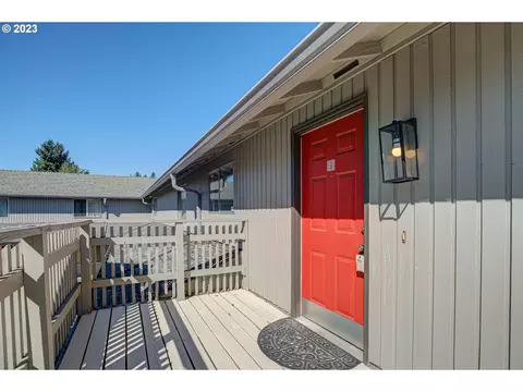 5304 NE 84th Loop #2, Vancouver, WA 98662
