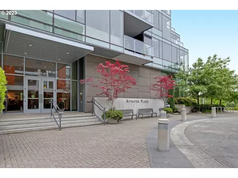 841 S Gaines St #423, Portland, OR 97239
