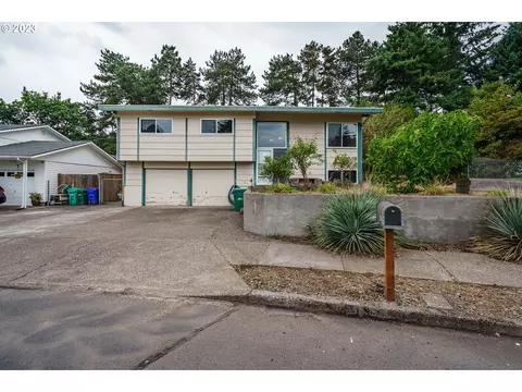 211 NE 164th Ave, Portland, OR 97230