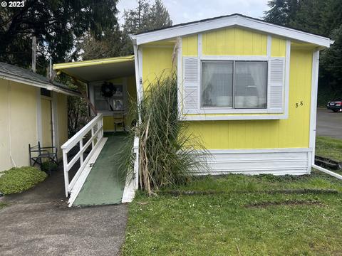 1050 N Cedar Point Rd #B-8, Coquille, OR 97423