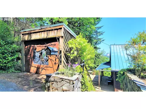 11028 NW 2nd St, Portland, OR 97231