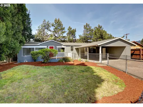 707 N Jeffery Ct, Newberg, OR 97132