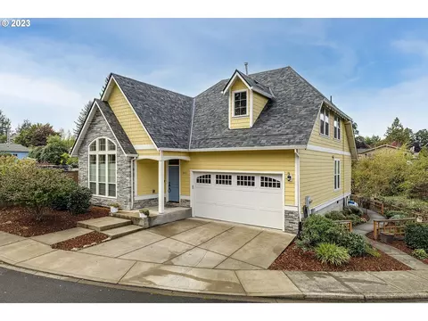 562 N Declaration Dr, Carlton, OR 97111
