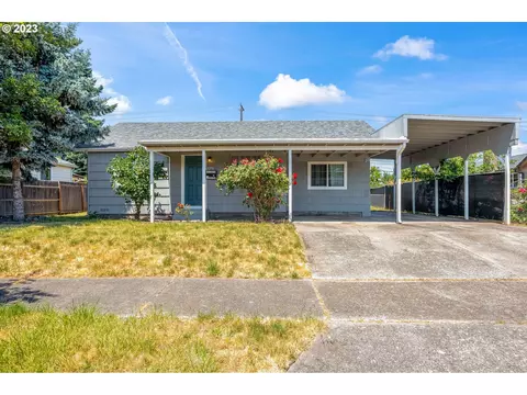 2290 E St, Springfield, OR 97477