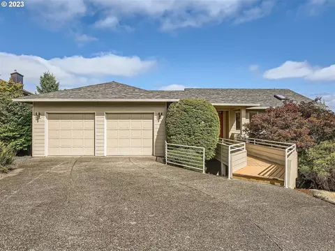 4099 NW Sierra Dr, Camas, WA 98607
