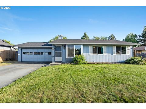 494 S Emerald Loop, Cornelius, OR 97113