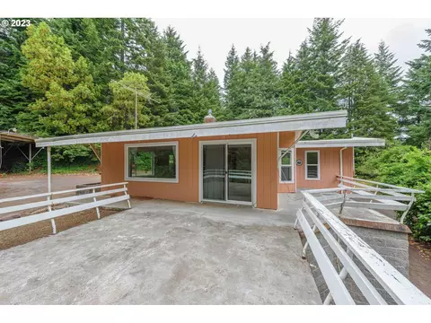61608 Mountain View Dr, Coos Bay, OR 97420
