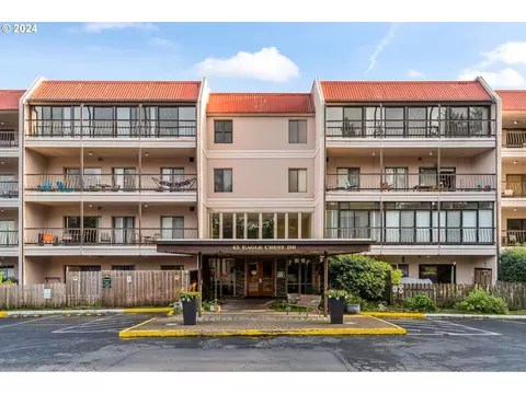 45 Eagle Crest Dr #122, Lake Oswego, OR 97035