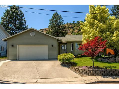 2432 W 13th St, The Dalles, OR 97058