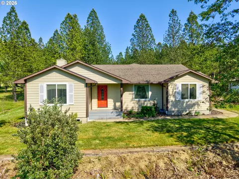 757 Echo Dr, Roseburg, OR 97470