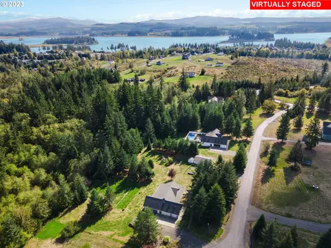 146 Flagstone Dr, Silverlake, WA 98645