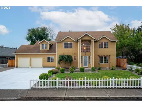 15801 NE 42nd St, Vancouver, WA 98682