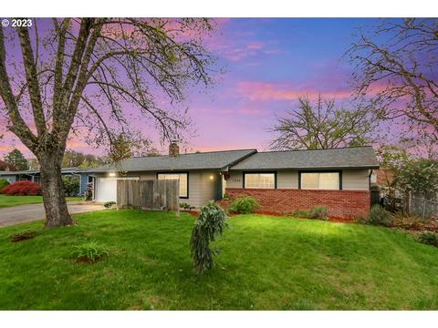 1940 NE Poynter St, Hillsboro, OR 97124