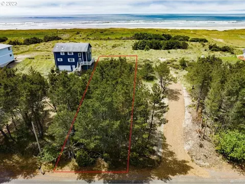 29301 H St, Ocean Park, WA 98640