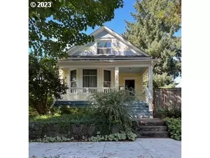 221 NE Fargo St, Portland, OR 97212