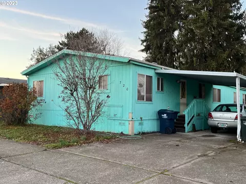 720 Lochaven Ave, Springfield, OR 97477