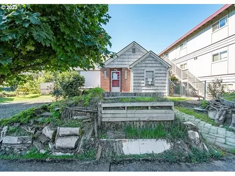 205 S Edwards St, Newberg, OR 97132