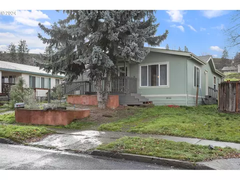 310 W 14th St, The Dalles, OR 97058