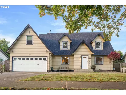 1522 Ash Ave, Cottage Grove, OR 97424