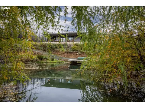 712 Rock Creek Rd, Idleyld Park, OR 97447