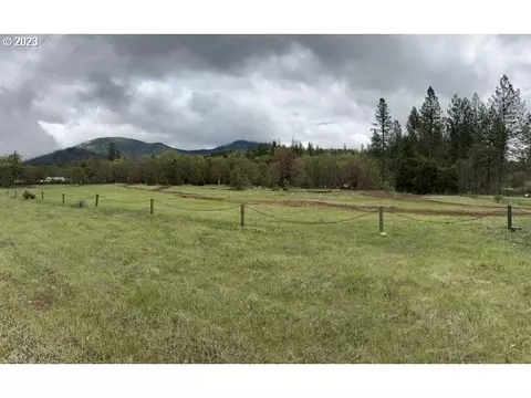 6031 Highland Ave, Grants Pass, OR 97526