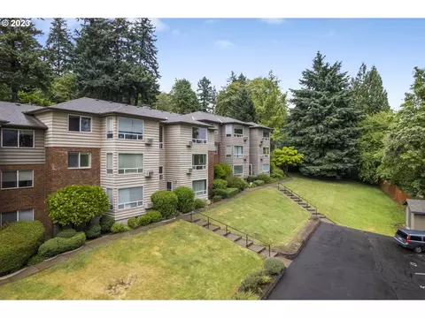 8400 SW Canyon Ln #6, Portland, OR 97225