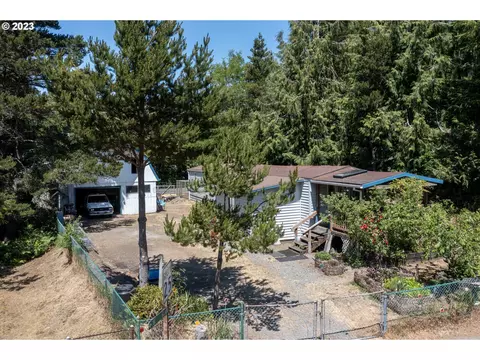10760 North St, Nehalem, OR 97131
