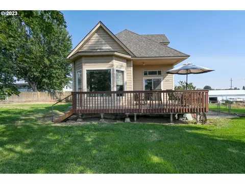 327 W Main St, Athena, OR 97813