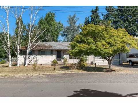 4056 North St, Springfield, OR 97478