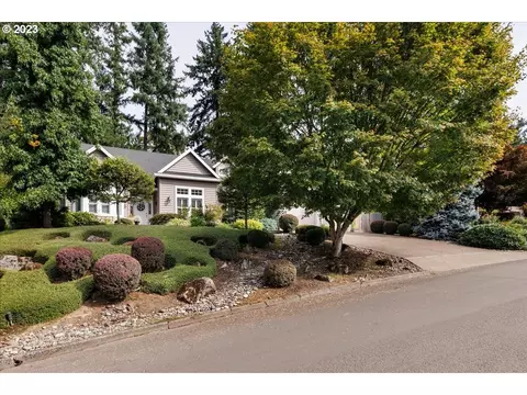 5015 Parkhill St, Lake Oswego, OR 97035